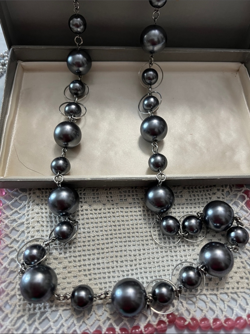 Elegant Black Pearl-Effect Bead Necklace for Women